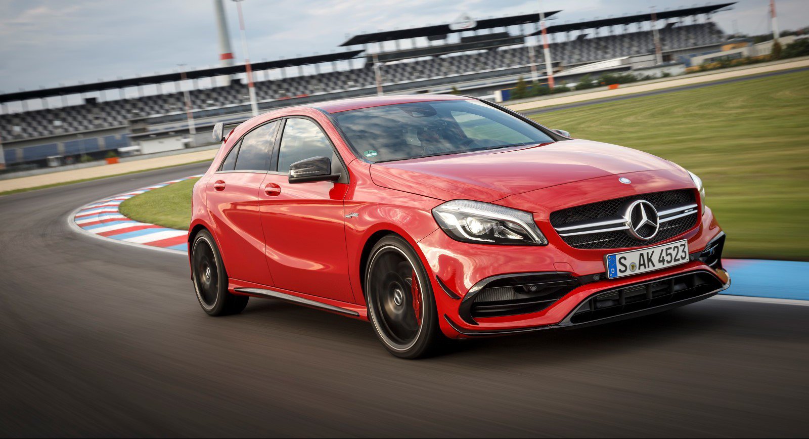 Mercedes Benz a45 AMG 2016